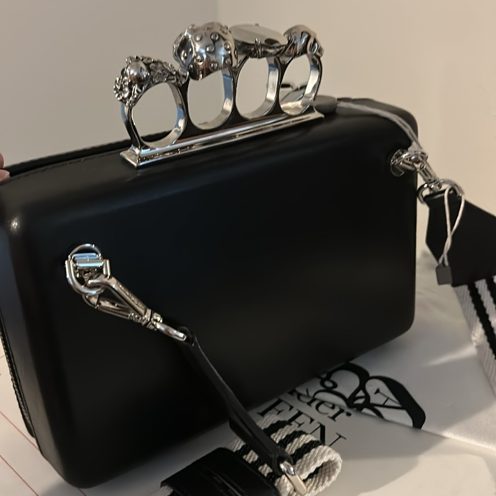New authentic Alexander McQueen bag - Picture 7 of 11